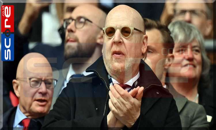 Avram Glazer Pertahankan Manchester United