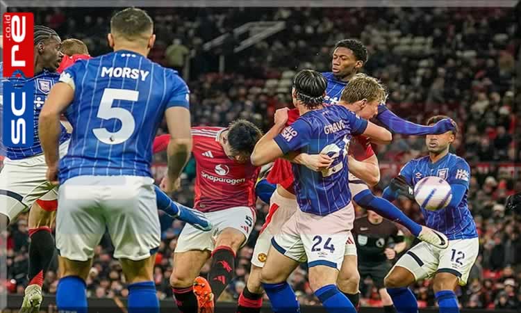 Bola Mati Untungkan Manchester United Saat Lini Serang Tumpul