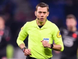 Profil Clement Turpin: Wasit yang Bakal Pimpin Laga Manchester City vs Real Madrid