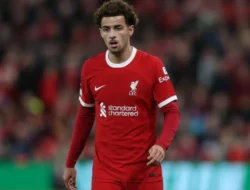 Mengapa Gol Curtis Jones di Laga Man City vs Liverpool Dibatalkan VAR?