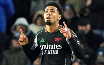 Ternyata Ethan Nwaneri Tidak Diperbolehkan Masuk Ruang Ganti Arsenal, Kenapa?