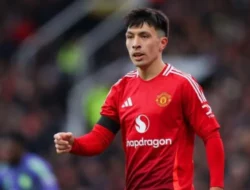 Operasi Sukses, Lisandro Martinez Bakal Absen Lama di Skuad MU?