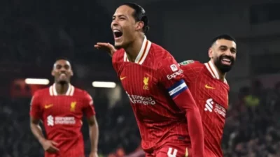 Klasemen Terbaru Liga Inggris Usai Kemenangan di Depan Mata Liverpool Digagalkan Everton