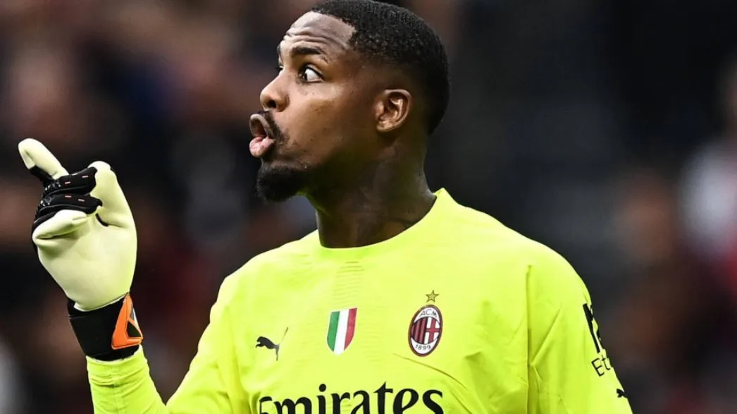 Mike Maignan dan Blunder yang Menjadi Titik Awal Tersungkurnya AC Milan Mike Maignan