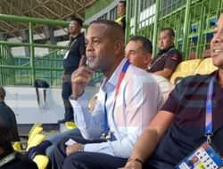 Patrick Kluivert Nonton Langsung Liga 1 Indonesia – Persija Vs PSBS Biak