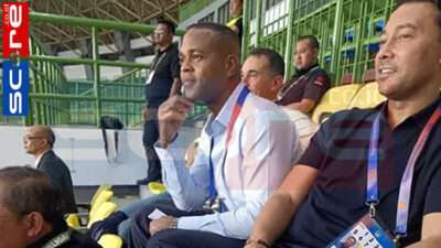 Patrick Kluivert Nonton Langsung Liga 1 Indonesia – Persija Vs PSBS Biak