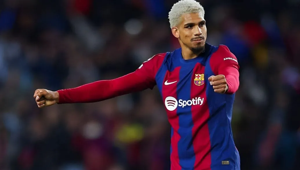 Sejak Awal, Barcelona Tidak Pernah Berminat Jual Ronald Araujo Ronald Araujo