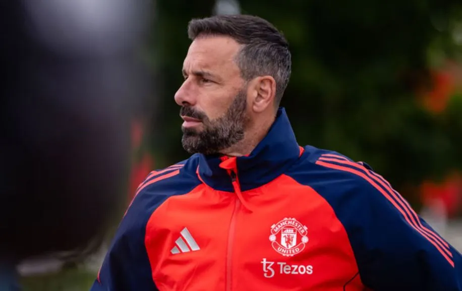 Ruud van Nistelrooy Nyinyiri Manchester United, Kenapa Tuh? Ruud van Nistelrooy