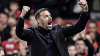 Ruud van Nistelrooy Nyinyiri Manchester United, Kenapa Tuh?