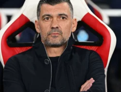 Baru 1 Bulan dan 4 Hari Melatih AC Milan, Sergio Conceicao Diterpa Rumor Pemecatan!