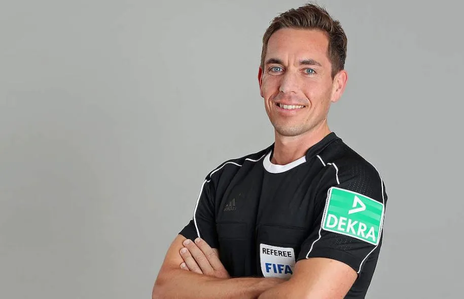 Kemarahan Pelatih Roma pada Wasit Tobias Stieler: Dia Menunggu Porto Menang! Tobias Stieler