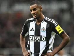 Jadi Rebutan Arsenal dan Liverpool, Alexander Isak: Kita Lihat Nanti Ya!