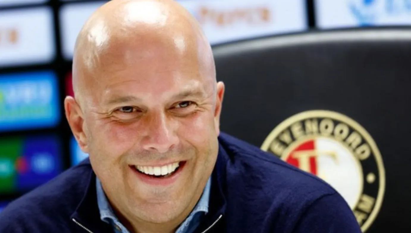 Baru Semusim Langsung Juara, Arne Slot Segera Masuk Klub Eksklusif Manajer Premier League Arne Slot