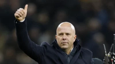 Baru Semusim Langsung Juara, Arne Slot Segera Masuk Klub Eksklusif Manajer Premier League