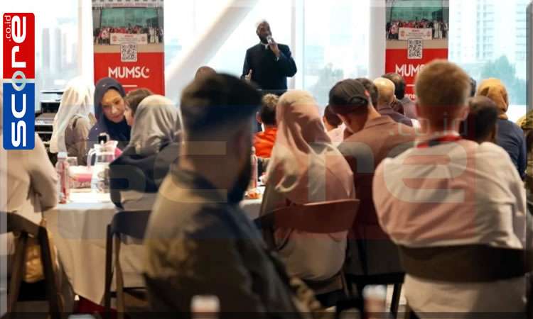 Buka Puasa Pertama di Old Trafford
