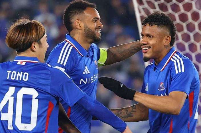 Susunan Pemain Shanghai Port vs Yokohama F. Marinos: Analisis Taktik dan Strategi Pertandingan Terbaru Cari tahu susunan terbaru! Analisis taktik, strategi, dan performa bintang lapangan dalam duel seru ini.