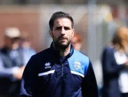 Cesc Fabregas Jadi Kandidat Favorit Pelatih AC Milan Musim Depan