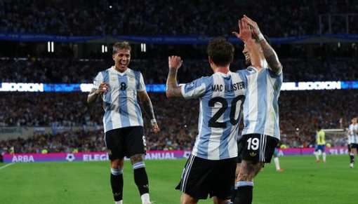 Susunan Pemain Tim Nasional Sepak Bola Argentina vs Timnas Brasil 2025 Formasi terbaik dan duel bintang di laga klasik Amerika Selatan tahun 2025.