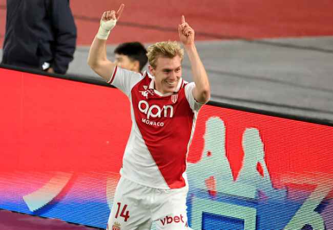 Mika Biereth Kini Cetak Hattrick Ketiga