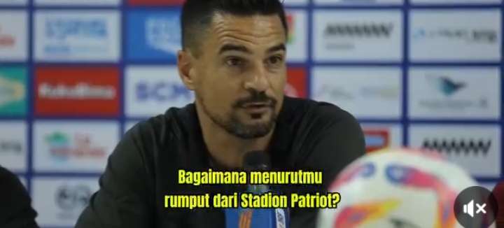 Carlos Pena Salahkan Wasit Karena Kekalahan Persija Atas Arema FC