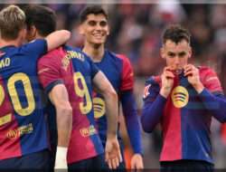 Barcelona Tertolong Kartu Merah Menang Telak 4-0