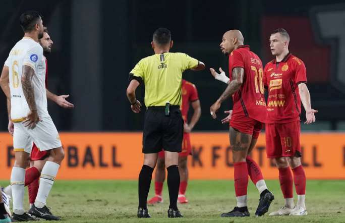 Kartu Merah Persija vs Arema: Insiden Dramatis Terbaru Kejadian Kontroversial yang Mengguncang Liga 1