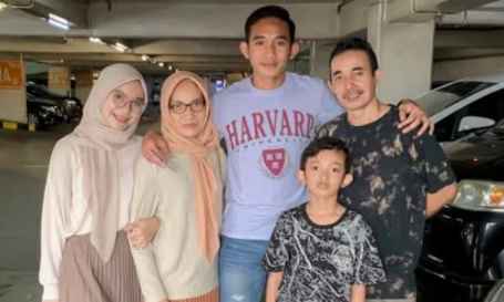 Keluarga Rizky Ridho Ramadhani: Fakta Unik dan Kehidupan Pribadinya Kisah keluarga dan sisi pribadi bintang sepak bola Indonesia.