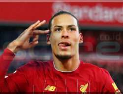 Kritik untuk Van Dijk Dibalas Dengan 2 Hal Ini