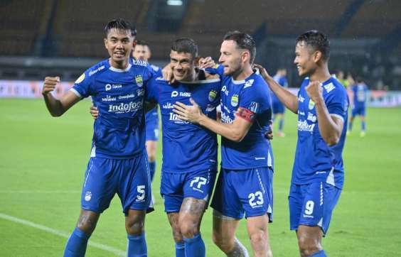 Highlight Persib Bandung vs Borneo FC: Momen Terbaik Pertandingan Epik Momen terbaik dan gol epik Persib vs Borneo FC.