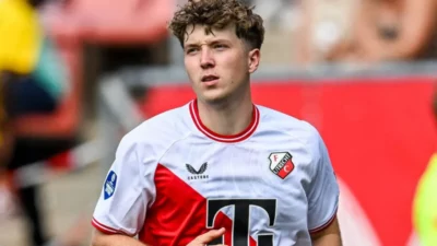 Ole Romeny Kembali Jadi Starter, Oxford United Tahan Imbang Norwich City 1-1