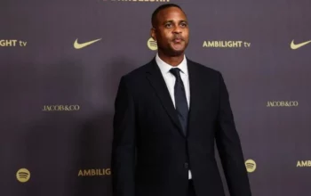 Membandingkan Prestasi Patrick Kluivert dan Tony Popovic Sebagai Pelatih: Siapa Lebih Unggul?