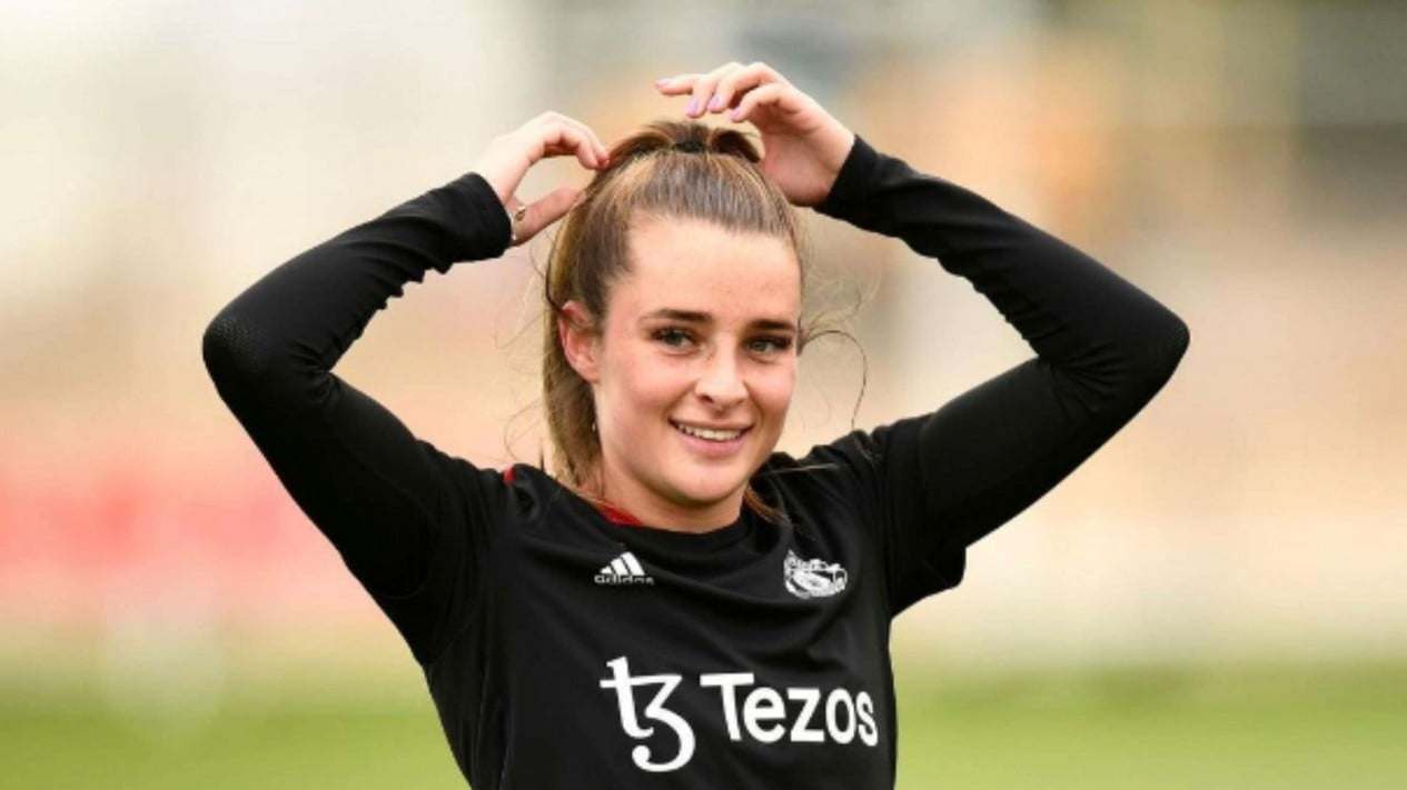 Pemain Bola Tercantik di Dunia: Pesona dan Talenta di Lapangan Hijau Pesona dan talenta pesepak bola wanita paling cantik dunia.