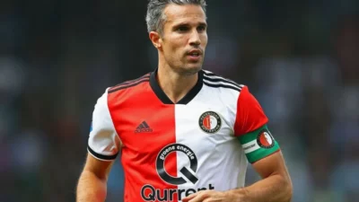 Robin van Persie Siap Lanjutkan Warisan Arne Slot di Feyenoord
