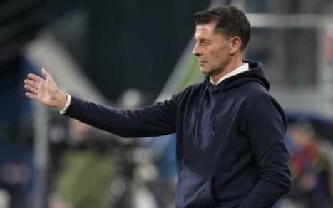 Pelatih Timnas Irak: Strategi dan Pengaruhnya di Kualifikasi Dunia Taktik cerdas dan pengaruh besar pelatih di balik performa Timnas Irak terkini.