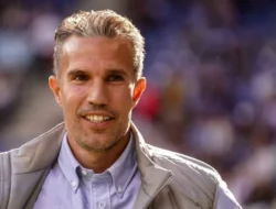 Van Persie Sebut Penalti Inter Meragukan: Terlalu Mudah Diberikan!