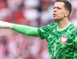 Hansi Flick Buka Peluang Perpanjangan Kontrak Wojciech Szczesny di Barcelona