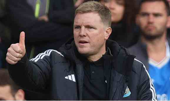 Penghargaan Eddie Howe: Daftar Prestasi Pelatih Top Daftar penghargaan dan perjalanan karir Eddie Howe.