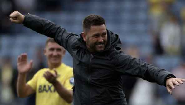 Pelatih Oxford United: Profil dan Strategi Terkini Kenali pelatih Oxford United dan taktik cemerlangnya.