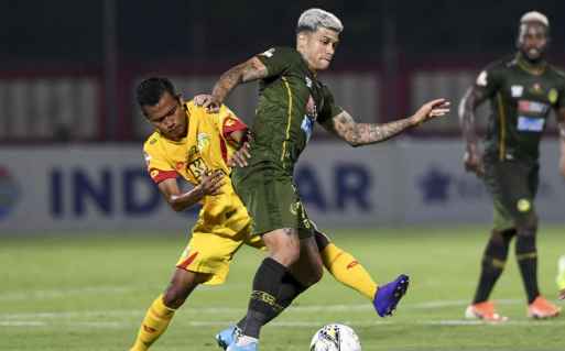Klub Pertama Ciro Alves di Indonesia: Debut dan Adaptasi Fenomenal Kisah Ciro Alves Adaptasi Cepat di Klub Pertama Indonesia