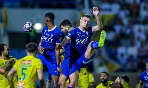 Susunan pemain Al Ahli Saudi vs Al Hilal Terbaru dan Taktik Line-up seru Al Ahli vs Al Hilal di Liga Saudi 2025.