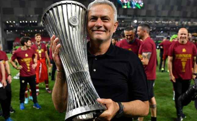 Penghargaan yang Dimenangkan Jose Mourinho: Jejak Sukses Pelatih Penghargaan Jose Mourinho Rekor sukses sang pelatih legenda