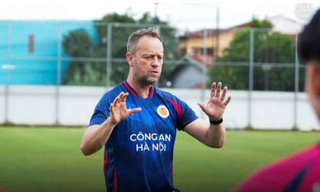Pelatih Cong An Ha Noi FC Terbaru: Profil dan Strategi 2025 Profil pelatih baru Cong An Ha Noi FC dan visinya di 2025