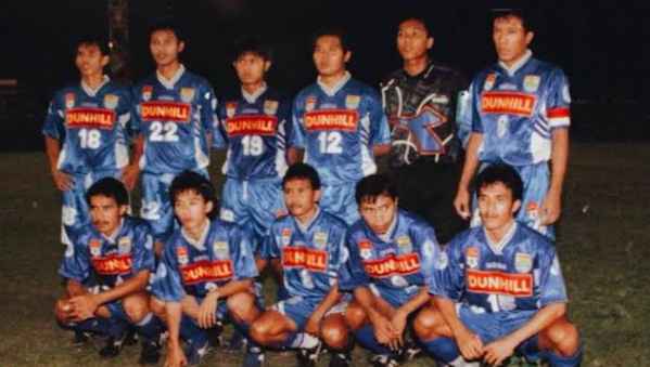 Susunan Pemain Persib Legend: Skuad Ikonik dalam Sejarah Klub Skuad legendaris Persib yang mengukir sejarah klub.