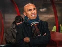 Profil Simon Tahamata, Legenda Ajax Amsterdam Berdarah Indonesia