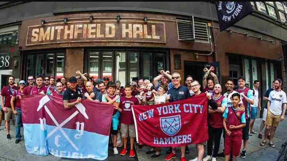 Kisah Suporter West Ham Asal-Usul Julukan Fans yang Ikonik