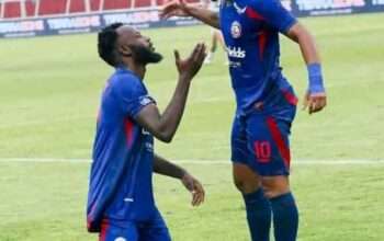 Arema Iklaskan Kepergian Charles Lokolingoy