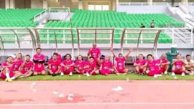 Legenda Persebaya Mabar Bareng Arema di Acara Fun Football