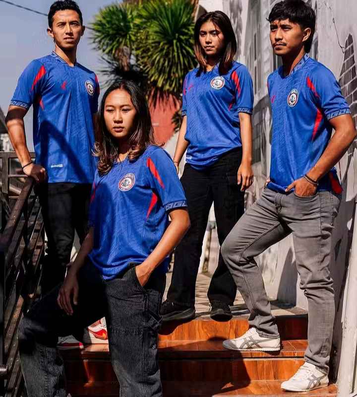 Jersey Arema Laris Berkat Gunakan Jasa Pemain