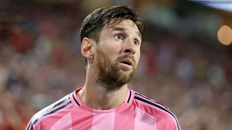 Lionel Messi Ngambek Mau Absen di Laga Kedua Piala Dunia Antarklub 2025 Ekspresi Lionel Messi Kecewa di Piala Dunia Antarklub 2025