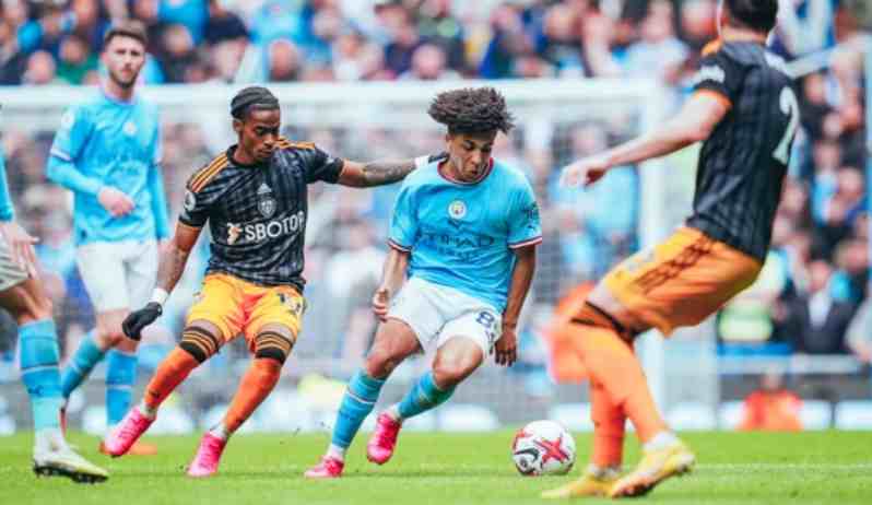 Rico Lewis Agama Profil Lengkap Posisi & Statistik Terbaru Fakta menarik bek muda Man City & Timnas Inggris.